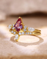 AMARA Kite Cut Alexandrite Stackable Ring Set